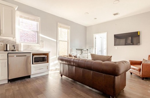 McGinley Square Apartamento | Bright & Cozy Jersey City Retreat