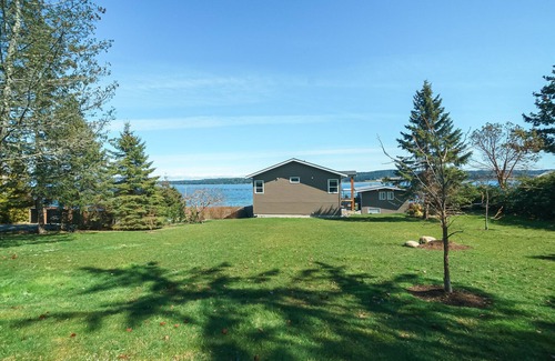 Union Bay Casa | Bright & Cozy Oceanview Getaway in Union Bay - 2 QUEEN BED/1BATH