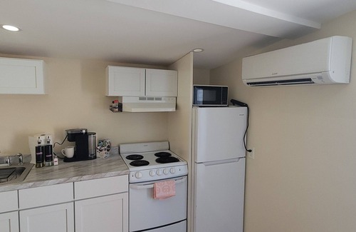 Calverton Apartamento | Bright & Cozy Private Studio – Walk to Shops & Dining, Minutes from DC