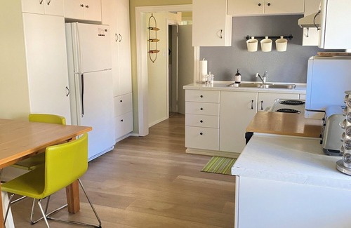 East Kootenay Casa | Acogedora cabaña Sinclair brillante en el hermoso Windermere Bc