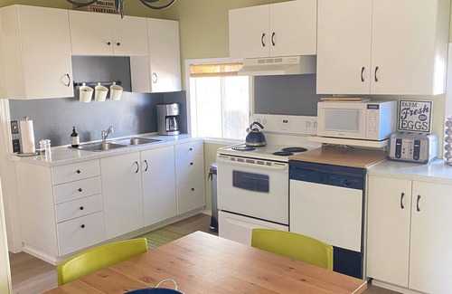 East Kootenay Casa | Acogedora cabaña Sinclair brillante en el hermoso Windermere Bc