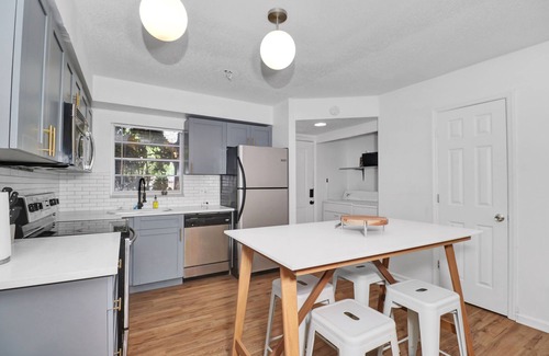 St. Petersburg - Clearwater Casa | Bright & Cozy Townhouse 2,600 monthly
