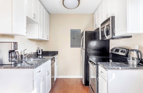 Cupertino Apartamento | Bright Cupertino 1BR w/ Pool, Cinema, Gym, walk to Shops, by Blueground