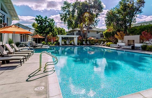 Cupertino Apartamento | Bright Cupertino 1BR w/ Pool, Cinema, Gym, walk to Shops, by Blueground