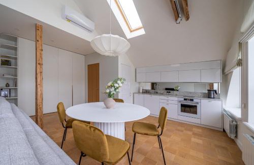 Avoti Apartamento | Bright Designer Apartment In City Centre