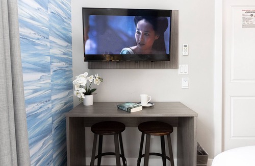 Midway District Casa | Bright Downtown San Diego Apartment w/Wifi + Parking