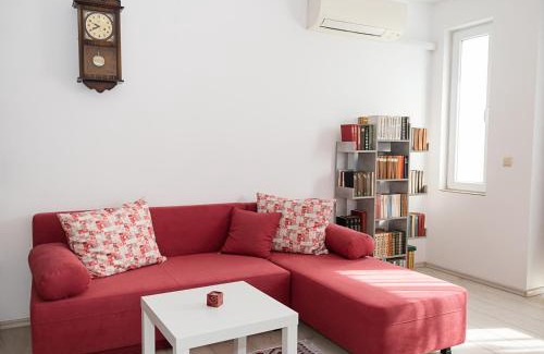 Hristo Botev Apartamento | Bright & Elegant 1-BR Flat Near the City Center by Flat Mаnager