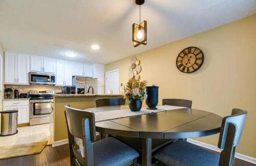 Fayetteville Casa | Bright Fayetteville Vacation Home with Fireplace!
