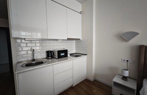 Imereti Apartamento | Bright Flat with Courtyard Pool