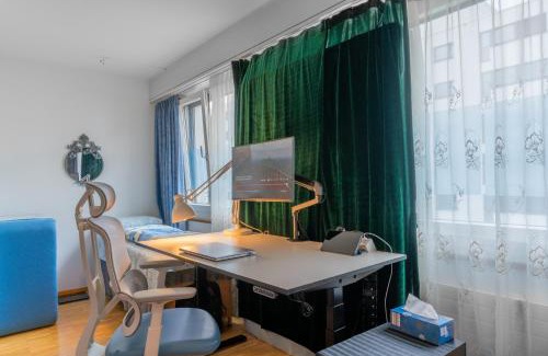 Gundeldingen Apartamento | Bright Flat with Workspace near Downton