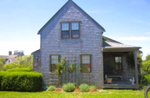 Madaket Casa | Bright freshly decorated 2-bedroom house on an acre