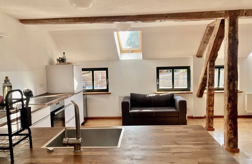 Muritz Casa | Bright guest apartment in the center of the village with a huge garden not far from the Havel spring