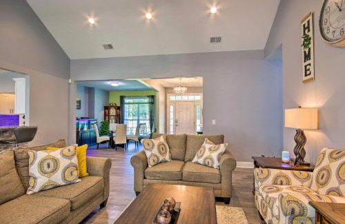 Hopkins Casa | Bright Hopkins Home with Game Room and Fire Pit!