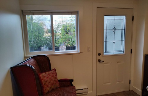 Grand Boulevard Casa | Bright Independent Guest Suite|Quiet, Central,Steps to Nature
