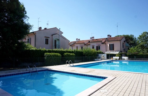 Porto Santa Margherita Villa | Relájese en una villa luminosa en un pueblo tranquilo