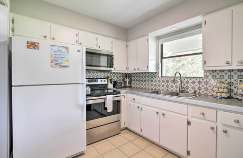 Jonestown Casa | Bright Jonestown Retreat w/ Yard & Porch!
