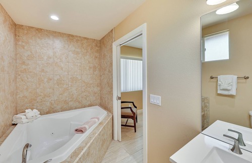Lakeland Village Casa | Bright Lake Elsinore House w/ Mountain & Lake View