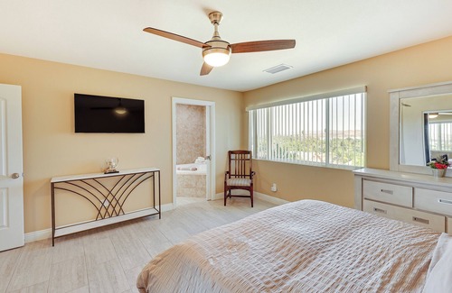 Lakeland Village Casa | Bright Lake Elsinore House w/ Mountain & Lake View