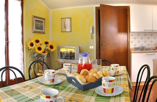 Colà Di Lazise Apartamento | Bright lake view apartment near Lake Garda amusement parks