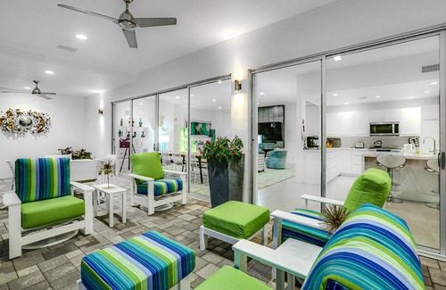 Deep Well Ranch Casa | Bright mid-century modern home w/ private pool and spa, gas grill, dogs welcome
