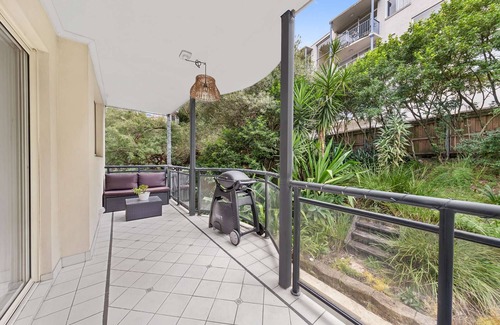 Bellevue Hill Apartamento | Bright modern 2BR apartment with garden outlook