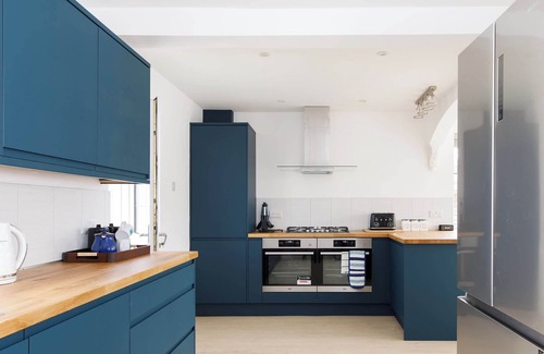 East Wittering Casa | Bright & Modern 4 br House 100 metres from Beach!