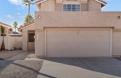 Ahwatukee Foothills Casa | Bright Modern Ahwatukee Loft type Home, Pet friendly ,Walk to All
