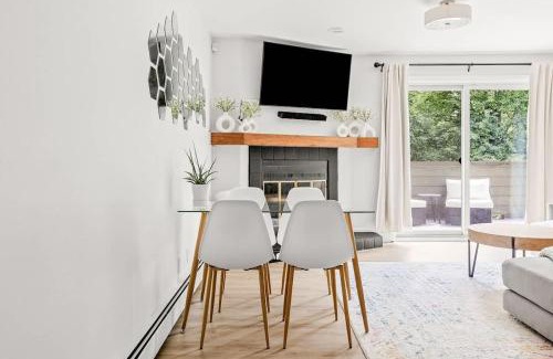Winding Trail Casa | Bright & Modern - King Suite - Creekside Trail
