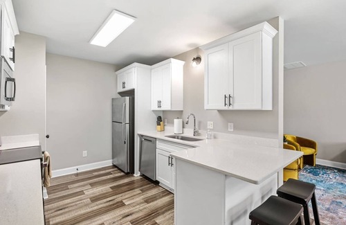 Taylors Casa | Bright & Modern New Home, King Beds, 10 min to Greenville & Paris Mtn