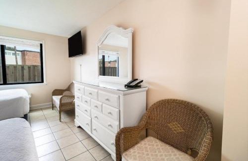 Litchfield by the Sea Apartamento | Bright Modern Room First Floor Resort View