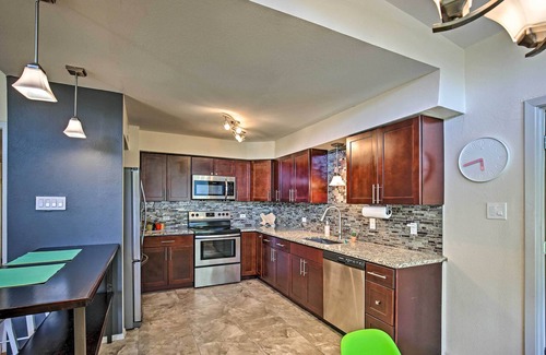 Shearer Hills - Ridgeview Casa | Bright & Modern Texas Getaway - 7 Mi to The Alamo!
