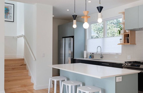 Durham Casa | Bright Modernist City-Escape