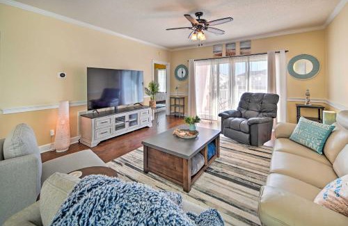 Central Myrtle Beach Apartamento | Bright Myrtle Beach Condo with Balcony!