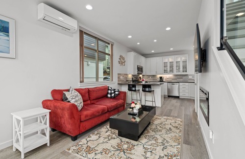 Ballard Casa | Bright New Home in trendy Ballard