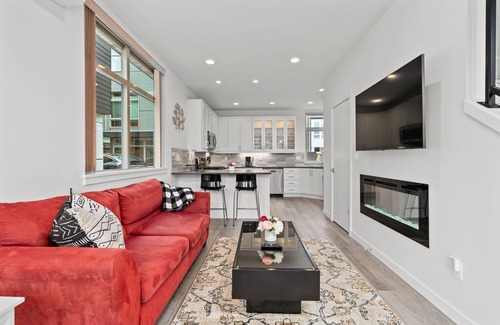 Ballard Casa | Bright New Home in trendy Ballard