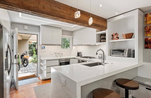 West End Casa | Bright, newly renovated, luxury West End 4 bedroom townhome.