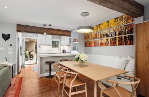 West End Casa | Bright, newly renovated, luxury West End 4 bedroom townhome.