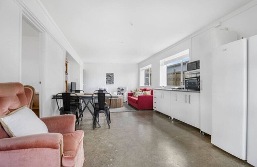 Saint Johns Apartamento | Bright 3-Bedroom Unit with Parking and Kitchenette