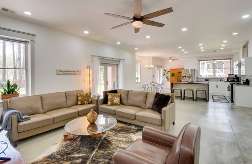 Anderson Casa | Bright Oasis on Lake Hartwell w/ Boat Dock!