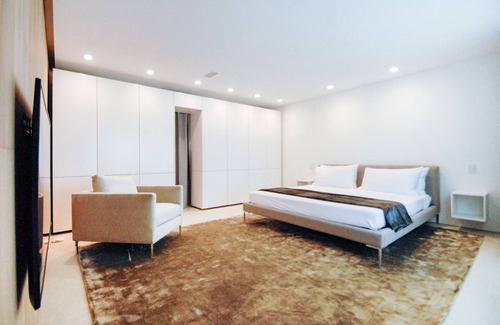 Sawtelle Japantown Apartamento | brillante, lujoso y lujoso diseño minimalista de alta gama