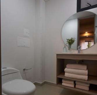 Financial District Apartamento | Bright & Peaceful Loft in Top Area