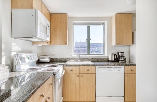 Penn Quarter Apartamento | Bright Penn Quarter 1BR w/ W/D & Gym, 2 blocks to Metro, by Blueground