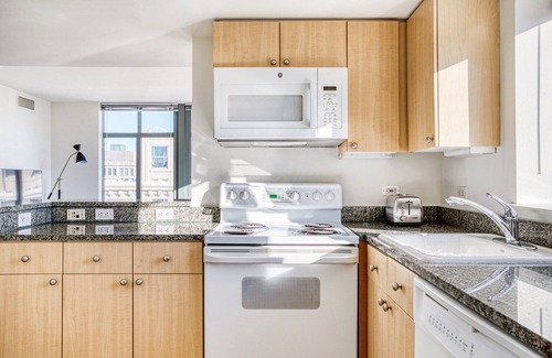Penn Quarter Apartamento | Bright Penn Quarter 1BR w/ W/D & Gym, 2 blocks to Metro, by Blueground