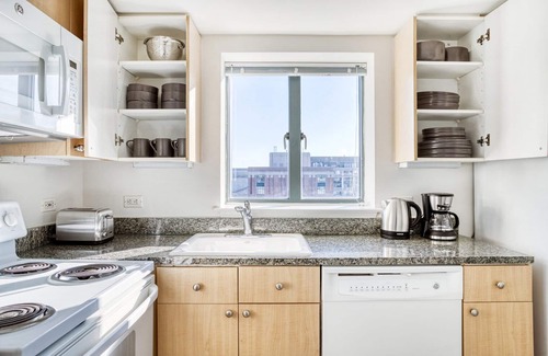 Penn Quarter Apartamento | Bright Penn Quarter 1BR w/ W/D & Gym, 2 blocks to Metro, by Blueground