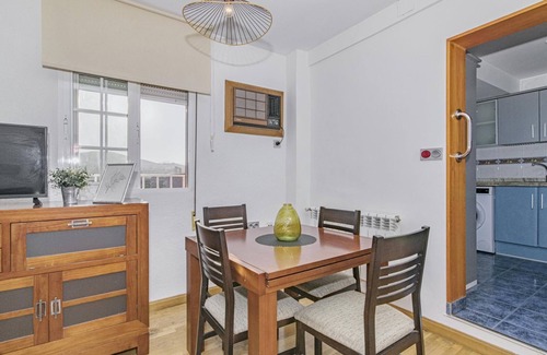 Angustias - Chana - Encina Apartamento | Ático luminoso en Granada, 2 habitaciones, cocina equipada, terraza