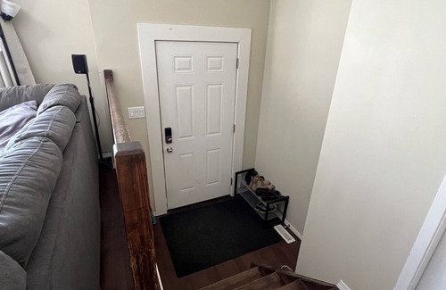 Saskatoon Casa | Bright, pet friendly 3 bedroom duplex!