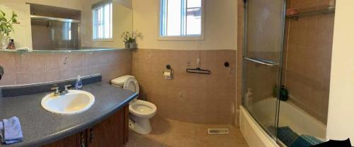 Mississauga Casa | Bright private single bedroom V02 on second floor