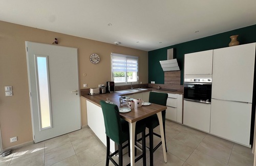 Redessan Villa | Bright, quiet house in Redessan