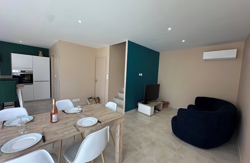 Redessan Villa | Bright, quiet house in Redessan