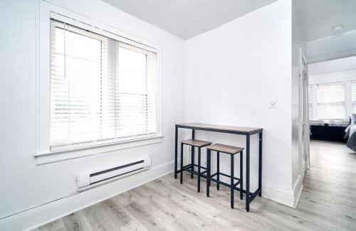 Bridgeview Apartamento | Bright Quiet One Bedroom Apartment